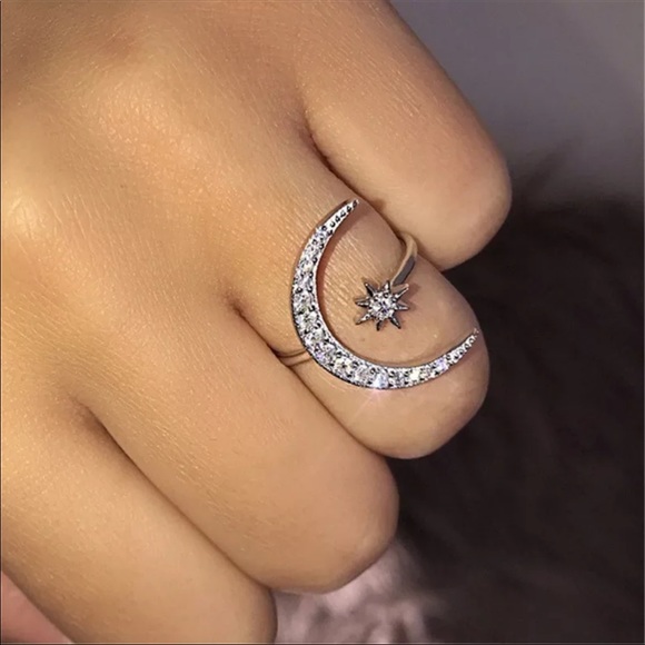 DELICATE MOON & STAR CRYSTAL ZIRCON RING - Picture 4 of 6